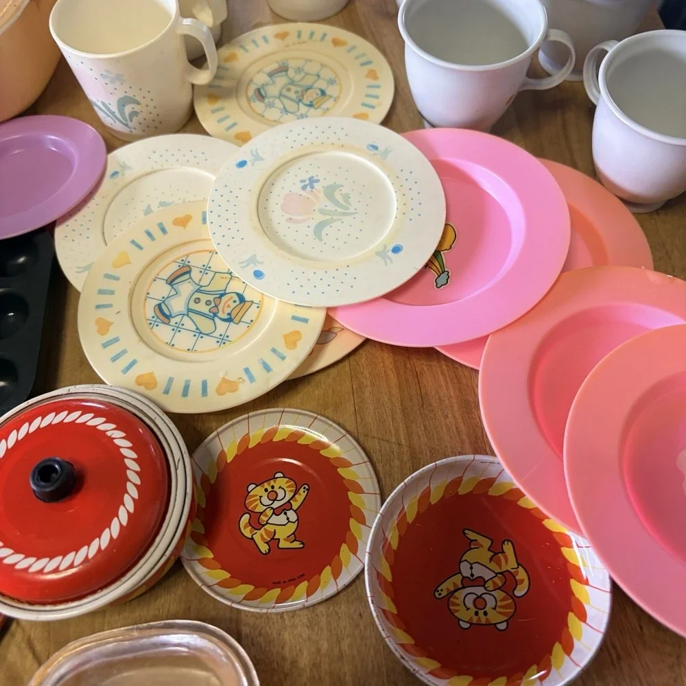 40+pcs Vintage Children's Toy Kitchen Dishes Plastic Tin 1970's Pfaltzgraff